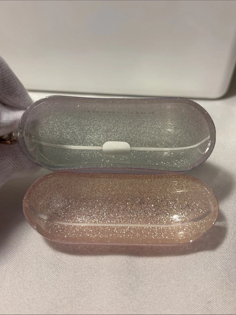 ✨ NIB Kate Spade AirPods Pro Case – Discontinued Ombre Glitter Sunset 🌅